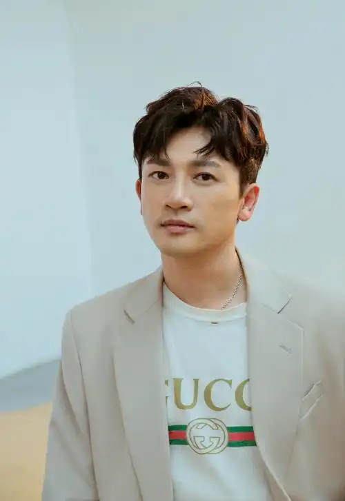 苏有朋夏日最新帅气写真