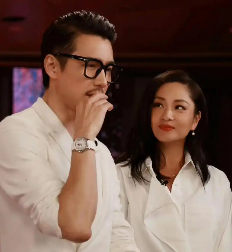 七一年出生的瞿颖和七一年出生的胡兵已经五十二岁了.