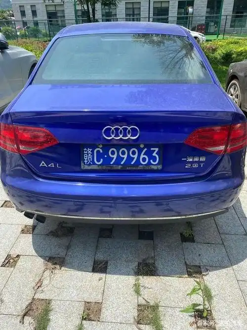江西省宜春市,一辆赣c99963奥迪牌a4l汽车,拍卖起拍价为6.4万元