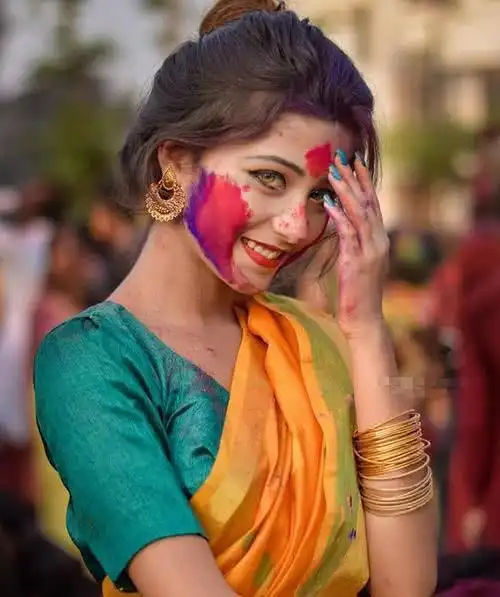 还记得那个精灵眼印度女孩吗?当得知人家背景后,网友:婆罗门!