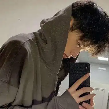 潮男必备的超级帅气的魅力男头 阳光大男孩很炫酷的头像大全_男生头像