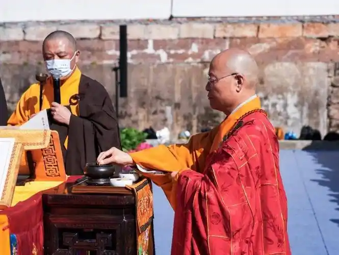 新闻|癸卯二月十九观世音菩萨圣诞 杭州灵隐寺举行皈依法会_三宝_赏析