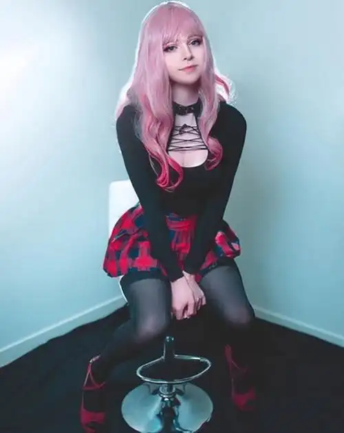 女装大佬sneaky最新cos照出炉c9回应哥们你太性感了