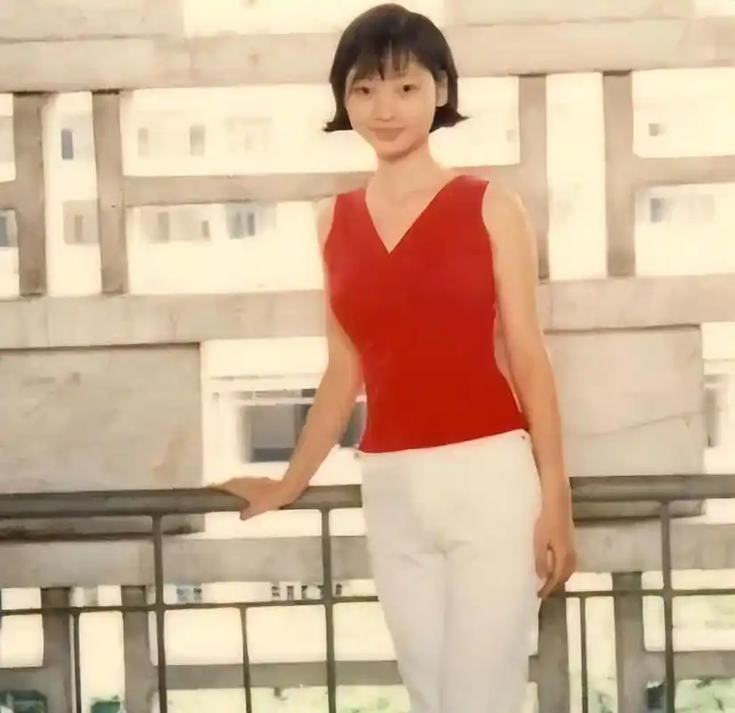 柳岩早期老照片流出,亮点全在衣服上,1小时浏览量超过850万!