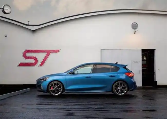 3tecoboost发动机 新一代福克斯st由福特performance打造,新车由原来