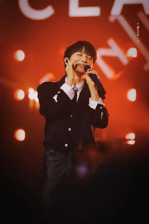 周深超话78156997#周深 卡地亚双面魅力派对#//20211125-「这