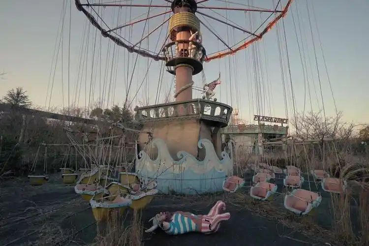 奈良梦幻乐园是日本的一个主题公园,始建于1961,全面仿造美国迪士尼