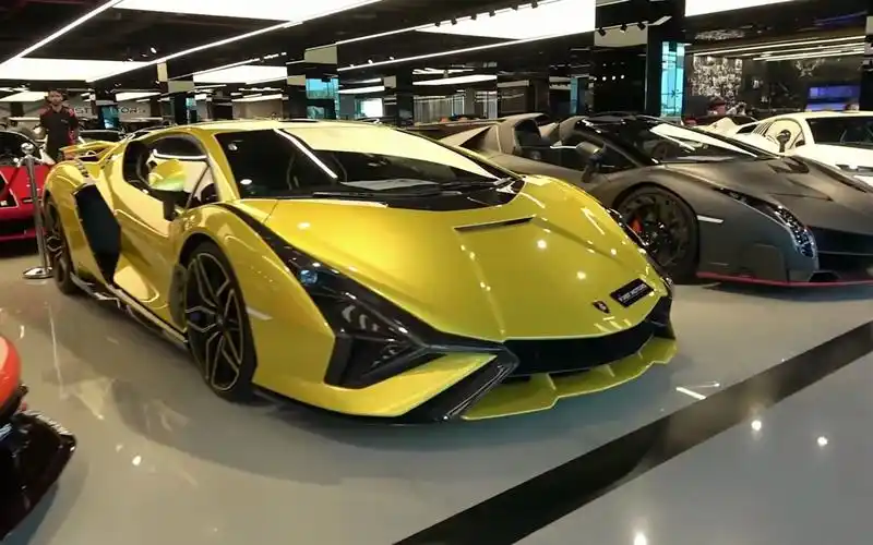 世界顶级超级跑车-兰博基尼veneno roadster,兰博基尼sian,布加迪divo