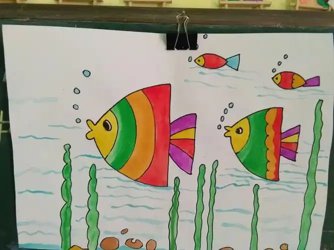 小哈佛幼儿园美术班第二十二期作品———美丽的鱼2018.6.