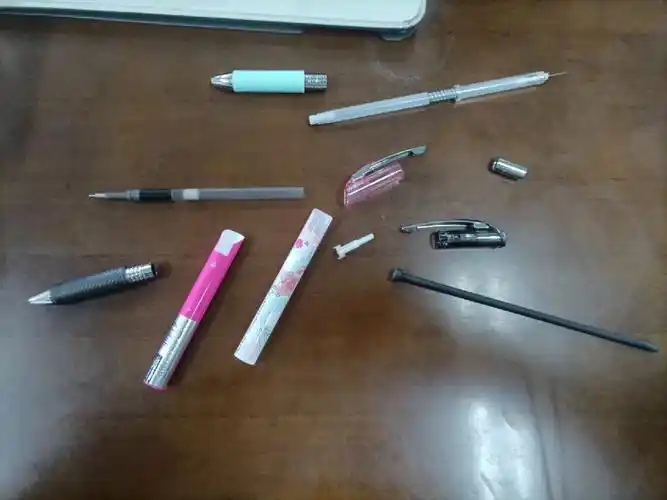 今天工具(见图六)也到啦,就进行改笔啦中性笔和自动铅笔的顶部结构是