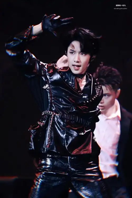 刘耀文特务j舞台##刘耀文 天才主舞