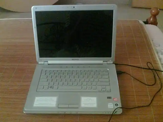 问一款索尼笔记本的型号,如图