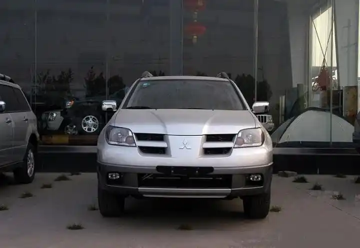 老款的欧蓝德 - 三菱家族 - 越野e族论坛