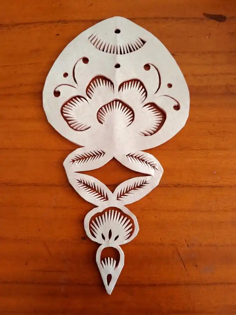 手工剪纸:八折团花.祝大家幸福快乐,健康长寿!#一份诚挚的祝 - 抖音