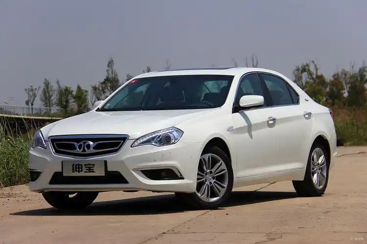 0t 自动 豪华版】北汽绅宝d70_2.0t 自动 豪华版图片-网通社汽车