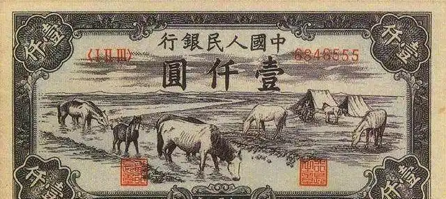 原创奶奶把面值一千元的一叠人民币拿给别人换钱孙子知道后哭了