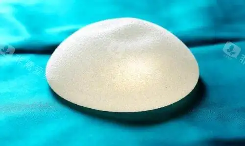 隆胸假体示意图