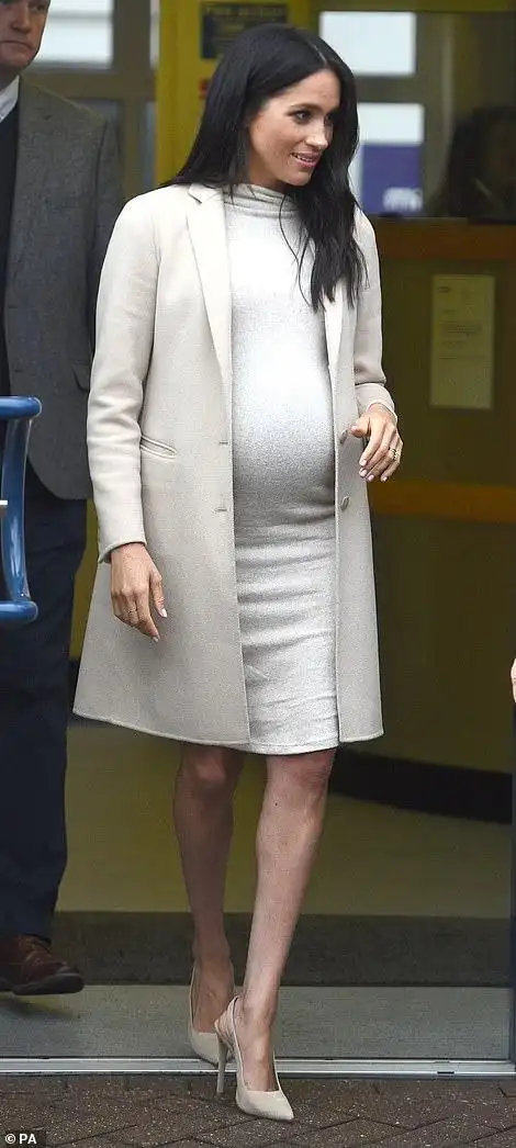 梅根被爆假怀孕!眼尖网友比对多张照片.