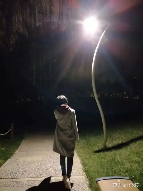 有没有短发的姐妹可以发一张自己的背影啊?