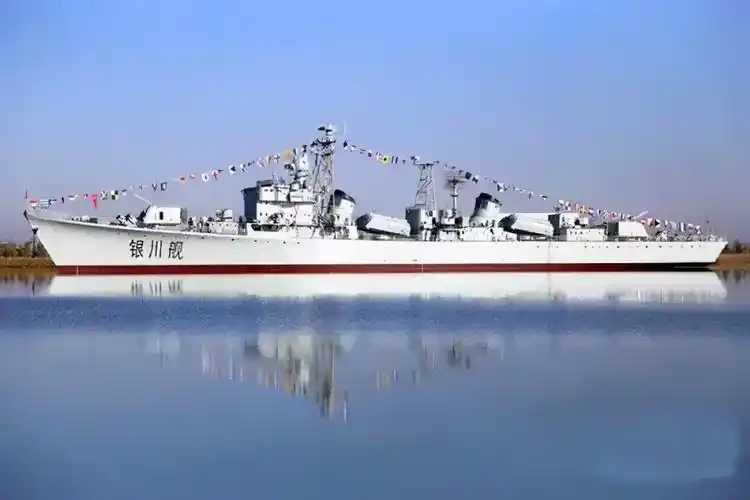 的第一扇窗口黄河军事文化博览园距银川市区约30公里目前有"银川舰","