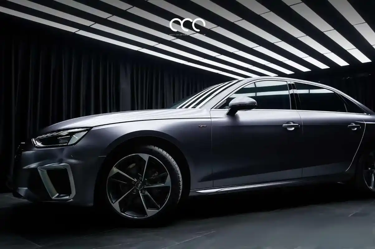 奥迪a4 漫彩改色膜电光金属钛灰