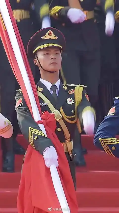 这就是中国军人的飒爽英姿!宇宙最帅天团,不接受反驳.霸气!