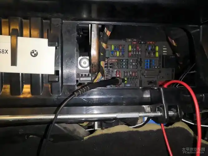 12年的1系 车内的保险盒在哪里里啊_宝马1系论坛_太平洋汽车论坛
