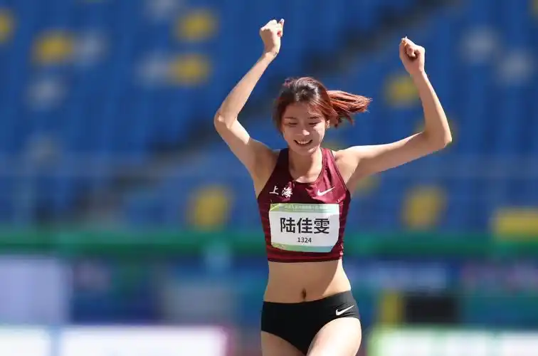 这位19岁上海姑娘代表中国跳高未来_运动家_澎湃新闻-the paper