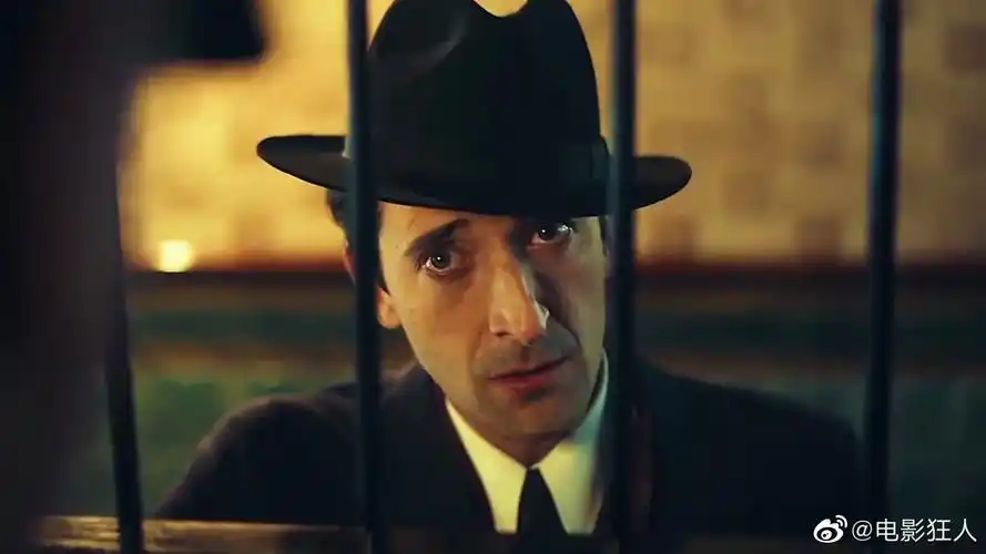 来自钢琴家的压迫感,气场丝毫不输剃刀党老大,精彩#春日荐片季##影视