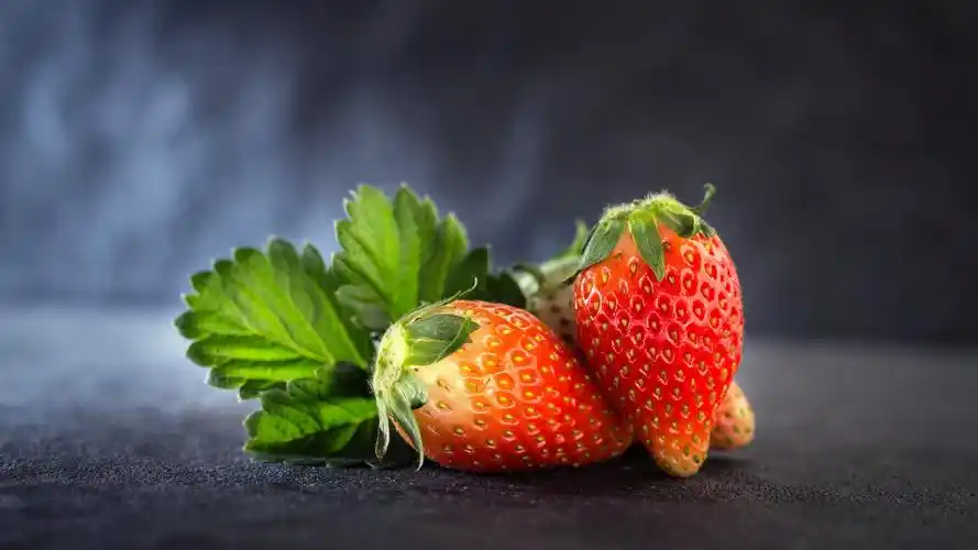 壁纸 成熟的草莓,水果