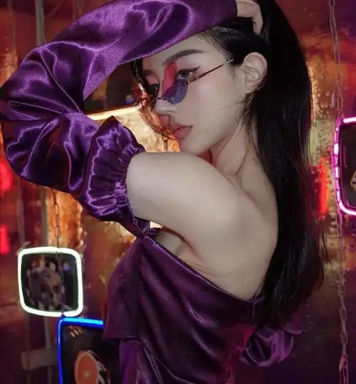 御姐头像喜欢关注