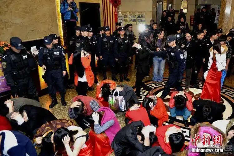 东莞扫黄现场百名未成年少年被捕