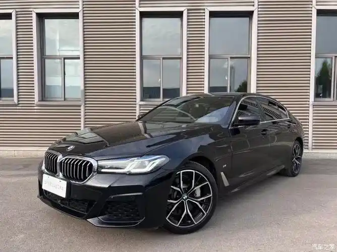 宝马5系外观炭黑好看还是宝石青好看?