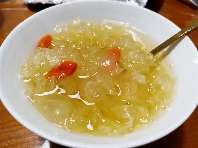 夏银耳汤如何完美出胶质焖