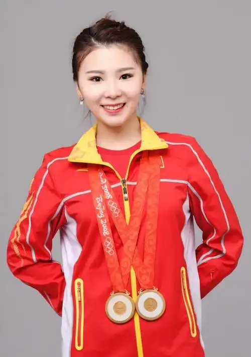 和前中国体操队运动员,奥运冠军何可欣 ——中国女子体操唯一单项大