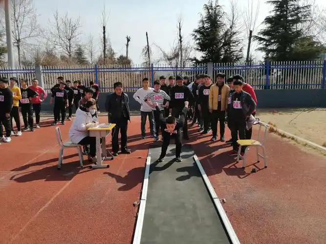 乘体育测试之风 扬强身健体之帆——夏庄中学初三学生中考体育模拟