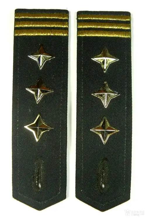 公安的风采㊣■系列老肩章■--稀少