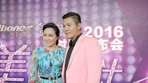 《美人星计》百人时尚大趴 乌兰托娅变摩登女王