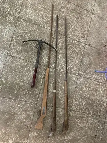 我局在"治枪爆,除隐患"集中清查行动中收缴土枪3支