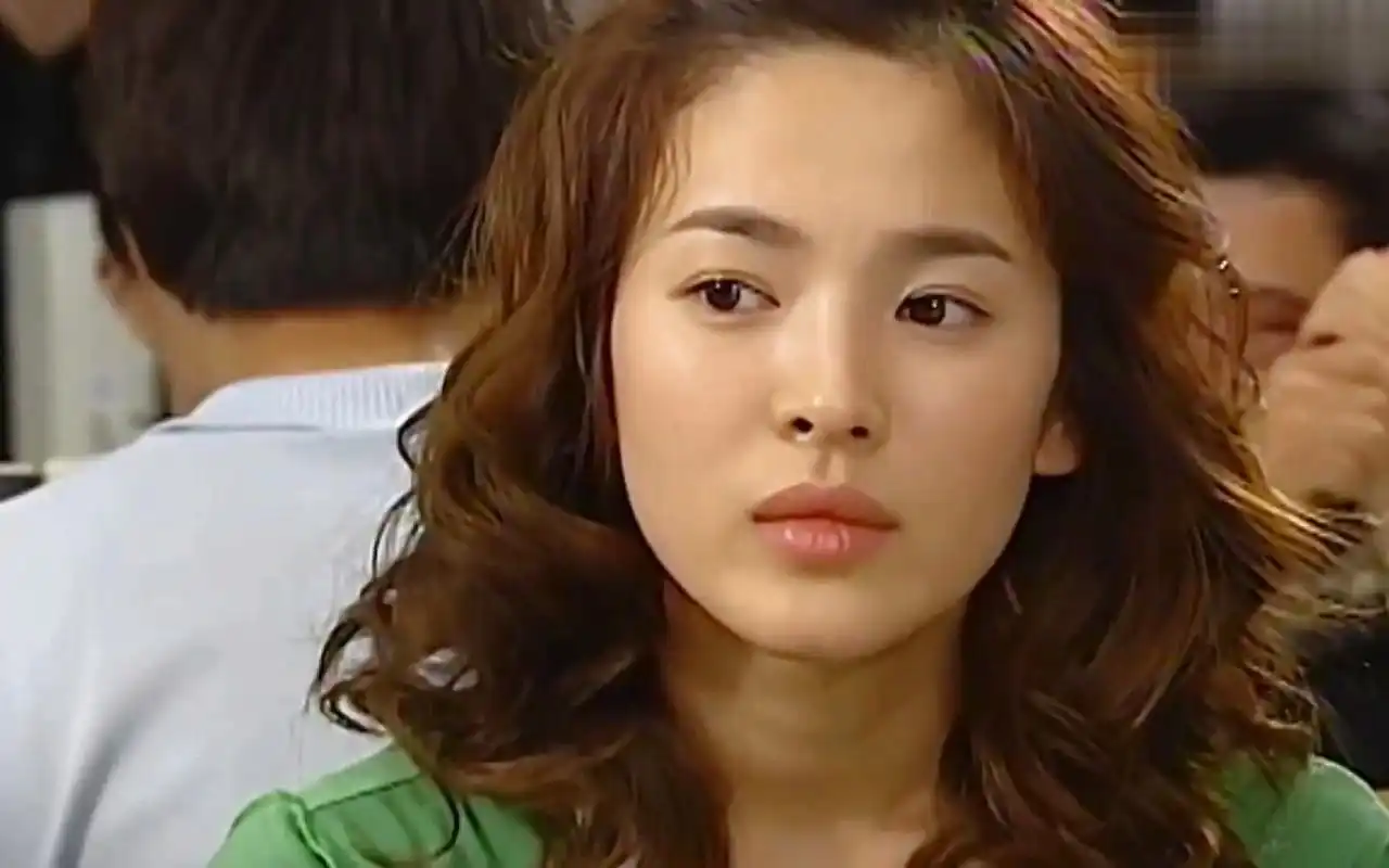 一口气看完经典韩剧《浪漫满屋》,宋慧乔超甜韩剧