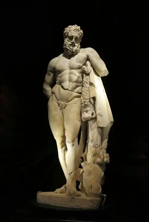 赫拉克勒斯雕像