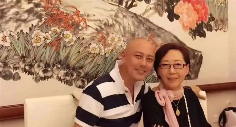 演员高宏亮:妻子比他大3岁,婚后孩子他来带,幸福美满_胡焰_欧阳奋强