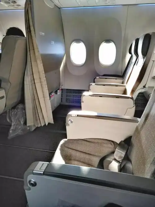 东航网友帮助修正东航a320neo动态带超经舱在生产的有10架