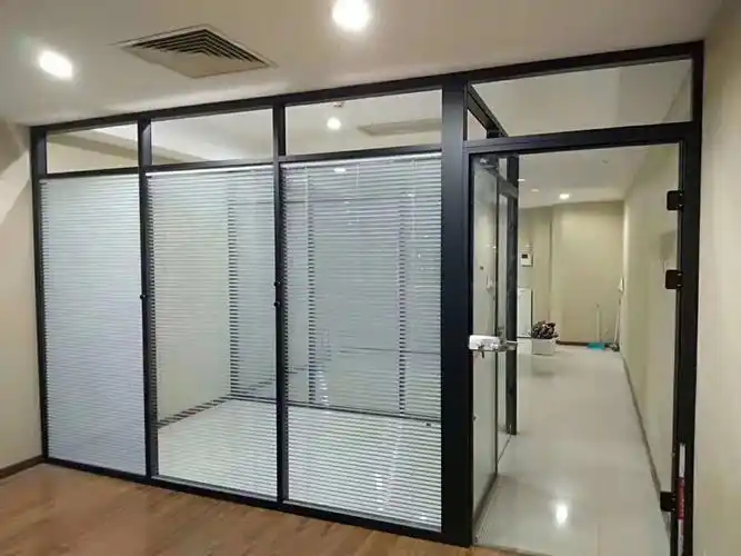 家庭装修成都玻璃隔断效果怎么样?|成都三良装饰材料有限公司