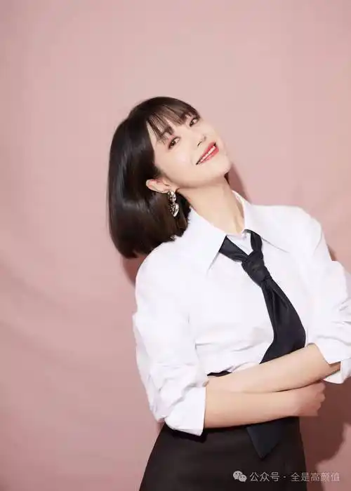 李溪芮自荐报名浪姐,一直觉得比热巴还漂亮!_眼光