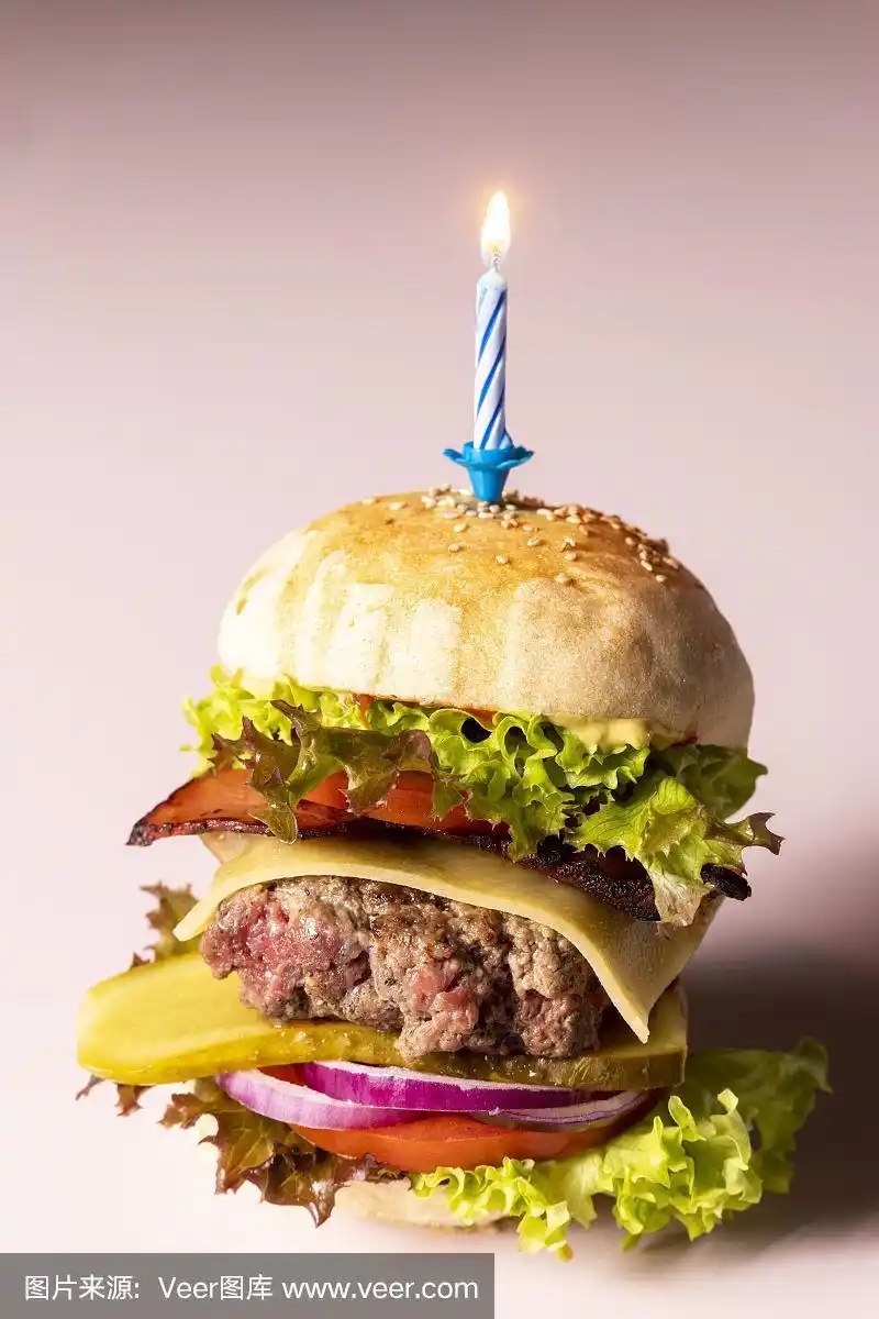 一个奶酪汉堡的特写