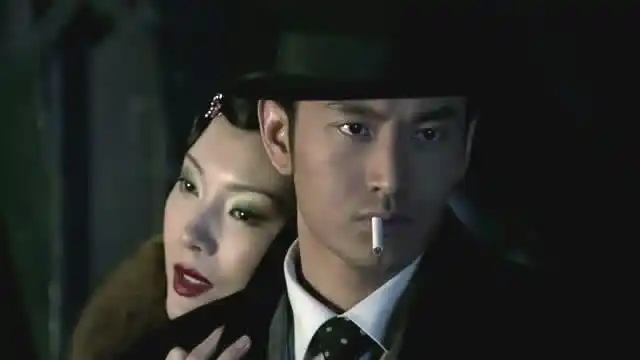 方艳芸表白许文强,岂料遭到许文强拒绝,接下来的话,扎心了!