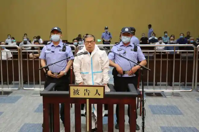 甘肃镇原县委原书记李崇暄受审