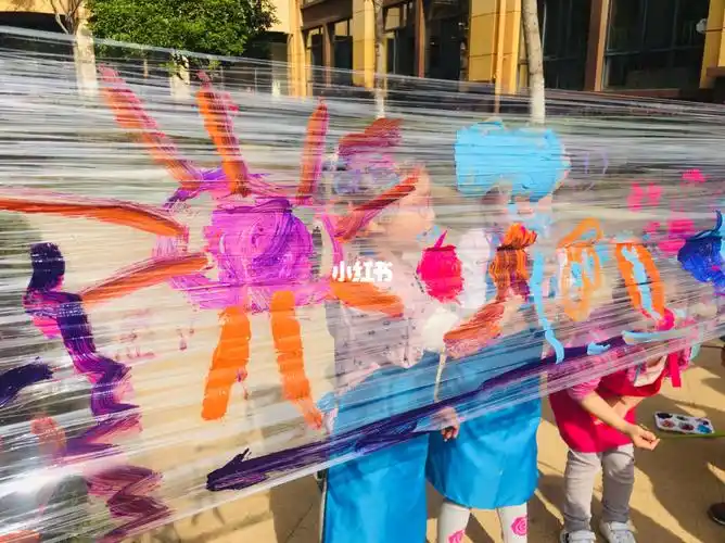 美育活动保鲜膜彩绘