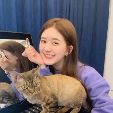 赵露思可爱清纯头像,明星头像图片-回车桌面